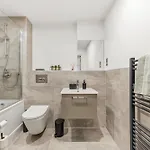 Cosy - Sleeps 4 - Prime Location