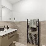 Apartment Cosy - Sleeps 4 - Prime Location