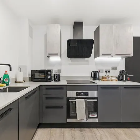 Cosy - Sleeps 4 - Prime Location *