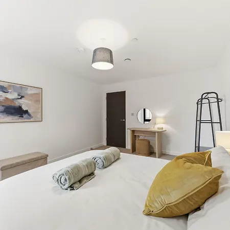 Cosy - Sleeps 4 - Prime Location