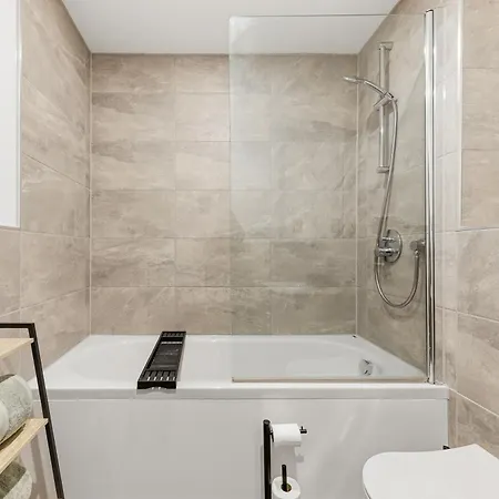 Cosy - Sleeps 4 - Prime Location Lägenhet