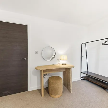 Cosy - Sleeps 4 - Prime Location アパート