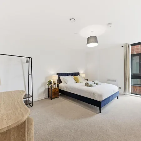 Cosy - Sleeps 4 - Prime Location アパート