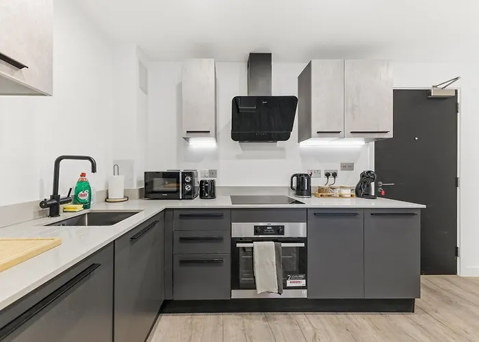 Cosy - Sleeps 4 - Prime Location *