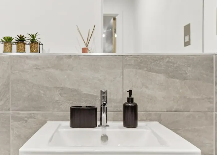 Lägenhet Cosy - Sleeps 4 - Prime Location