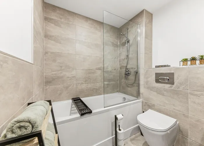 Cosy - Sleeps 4 - Prime Location