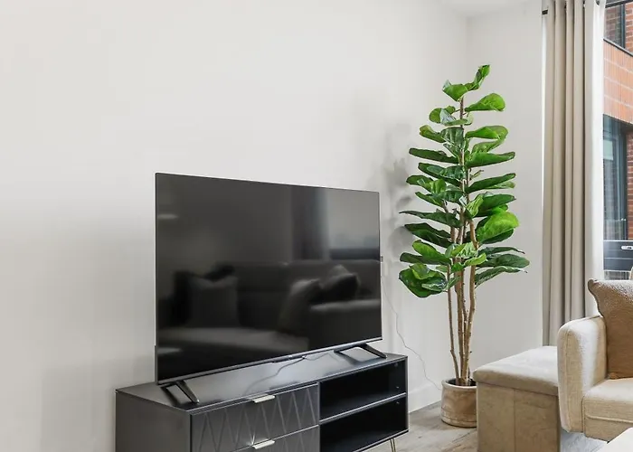 Cosy - Sleeps 4 - Prime Location *