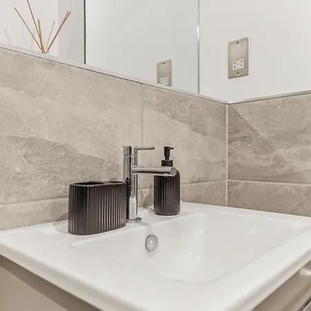 Cosy - Sleeps 4 - Prime Location Apartament *